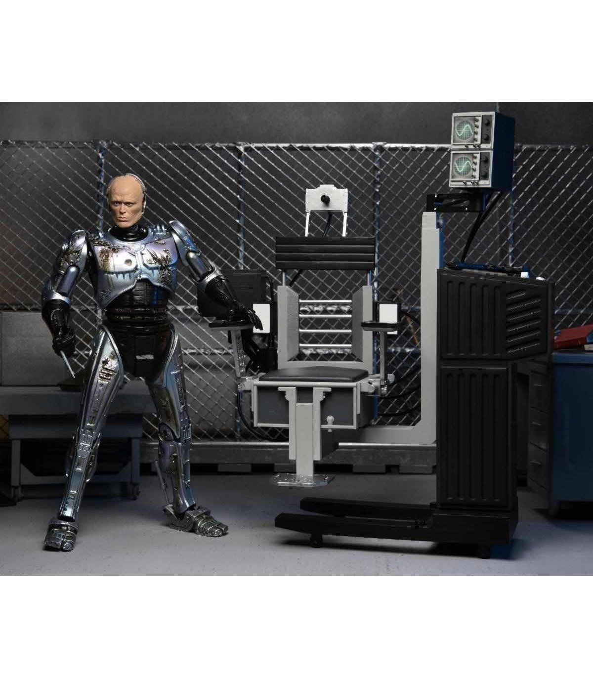 Robocop - Ultimate Battle Damaged Robocop with Chair - Figurine 18cm