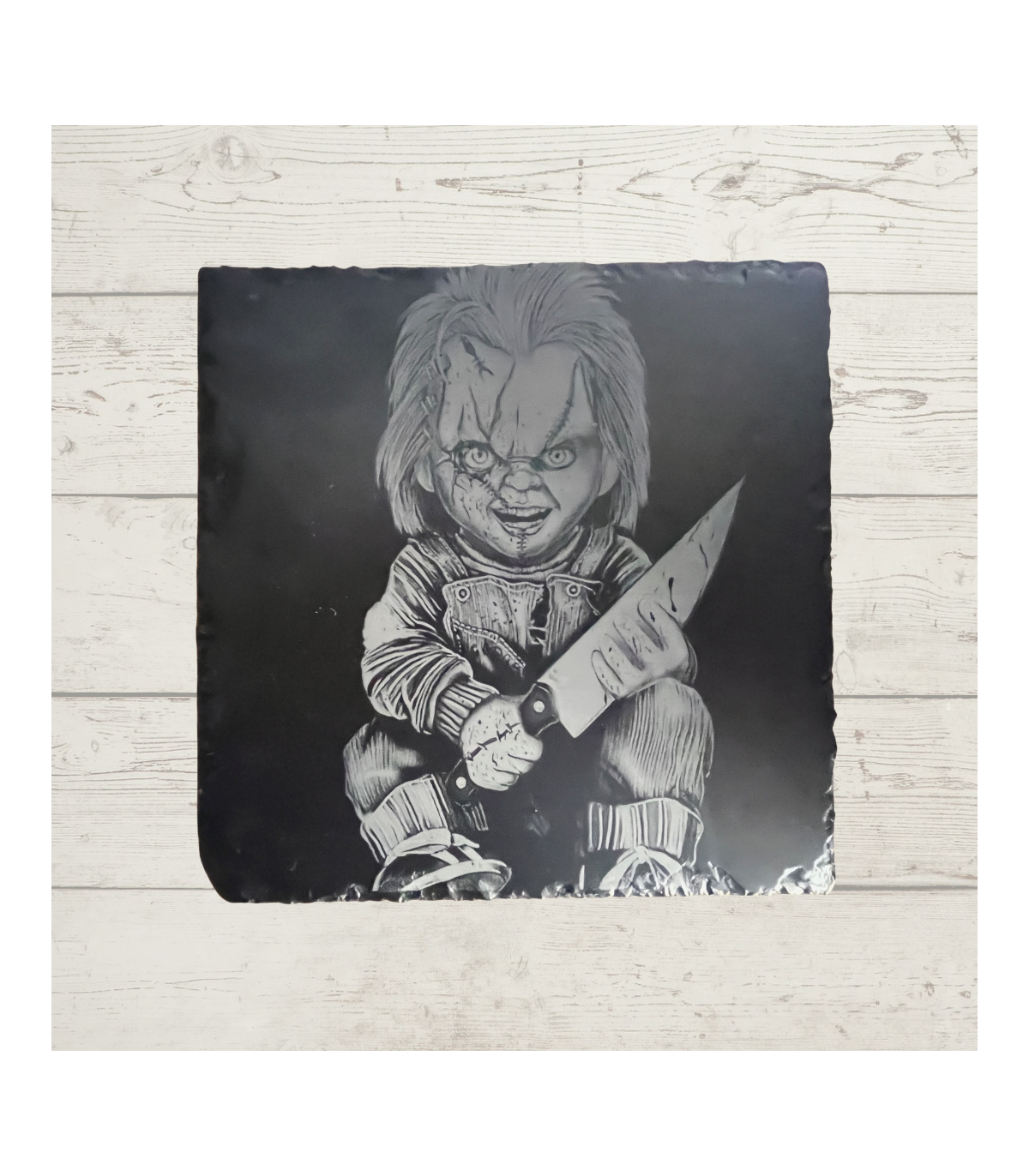 Gravure sur Ardoise Chucky 20x20 cm - Décoration