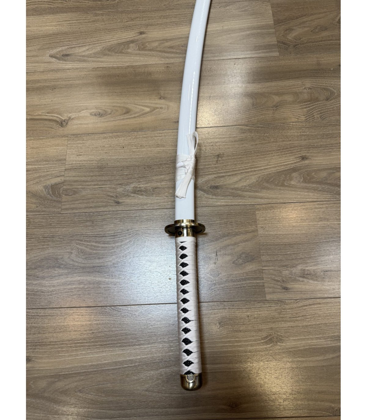  Katana LED Wado Ichimonji de Roronoa Zoro One Piece en Bambou présentation collection