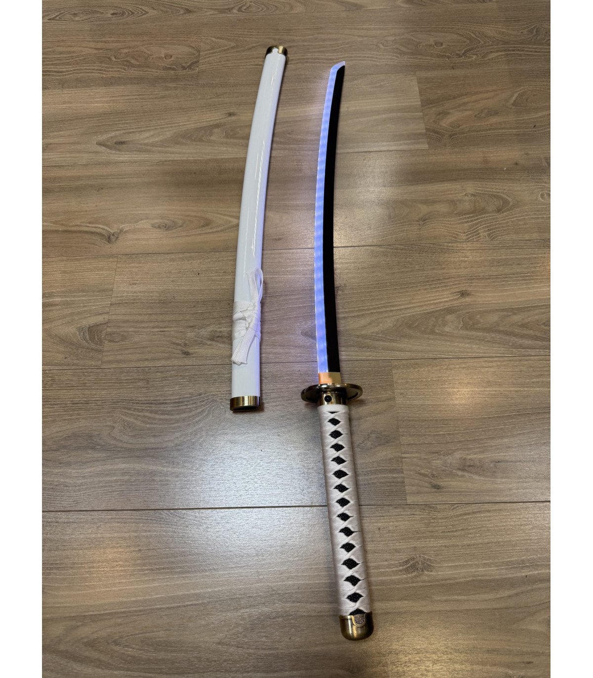  Katana LED Wado Ichimonji de Roronoa Zoro One Piece en Bambou vue produit 7