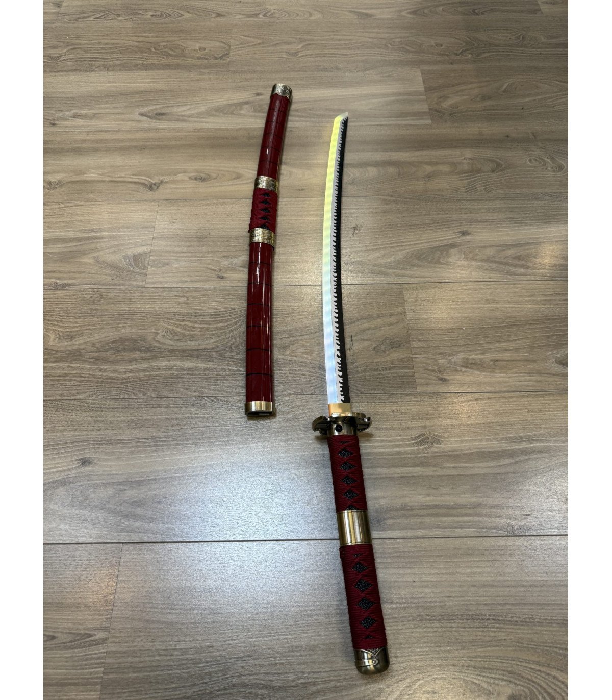  Katana LED Sandai Kitetsu de Roronoa Zoro One Piece en Bambou vue produit 7