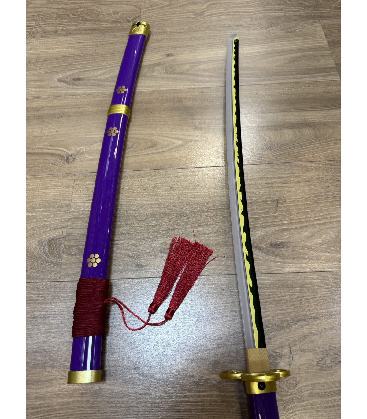  Katana LED Enma de Roronoa Zoro One Piece en Bambou détail décoratif