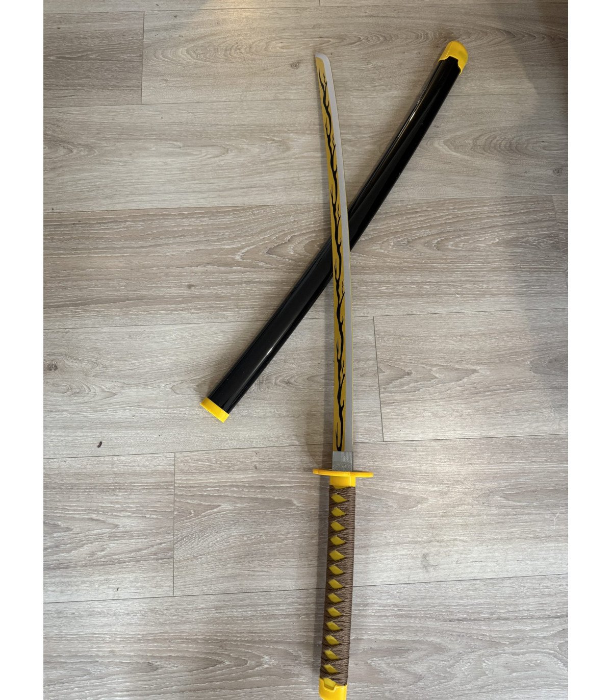  Katana en Bambou de Kaigaku Demon Slayer détail décoratif