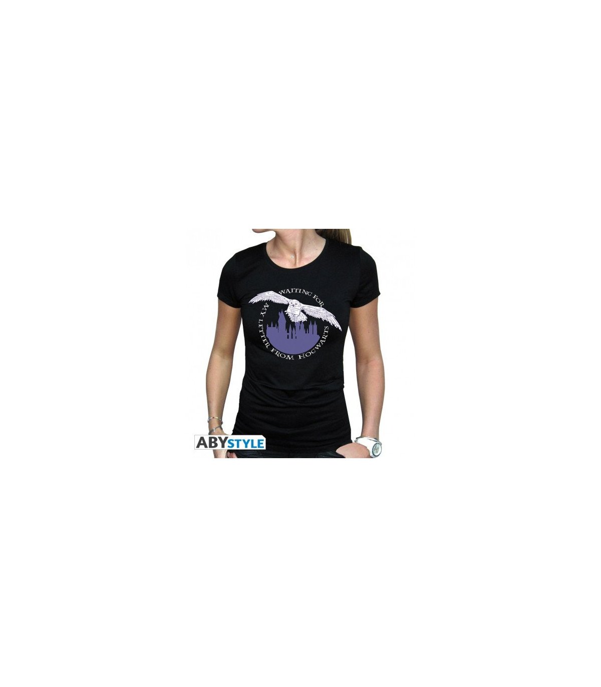 T-shirt noir femme avec Hedwige portant la lettre de Poudlard – Harry Potter