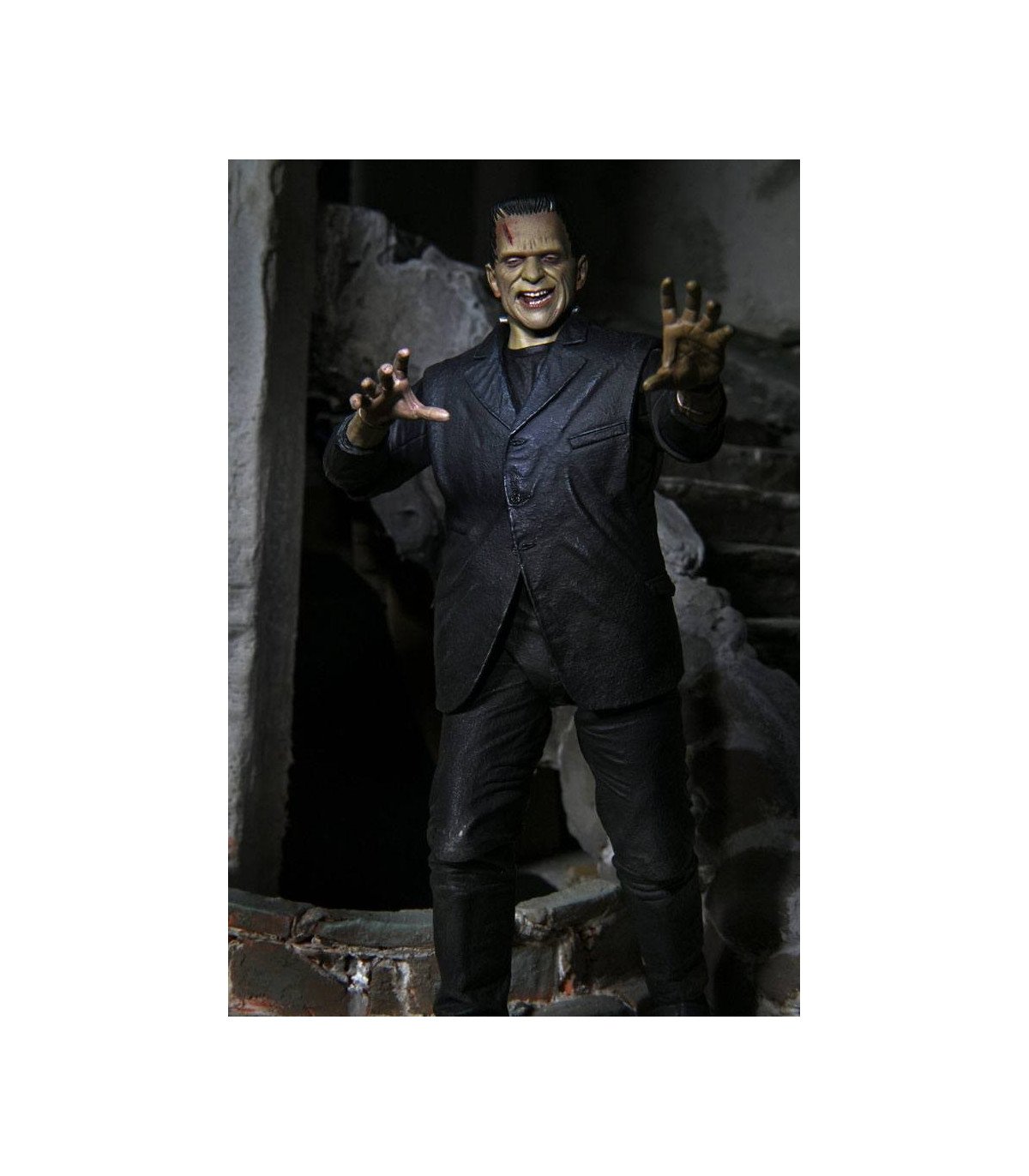 FRANKENSTEIN - UNIVERSAL MONSTERS FIGURINE ULTIMATE 18 CM
