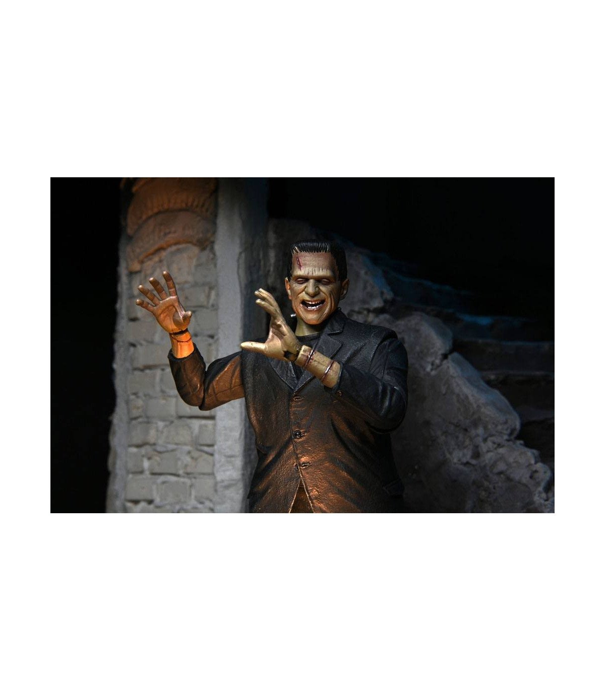 FRANKENSTEIN - UNIVERSAL MONSTERS FIGURINE ULTIMATE 18 CM